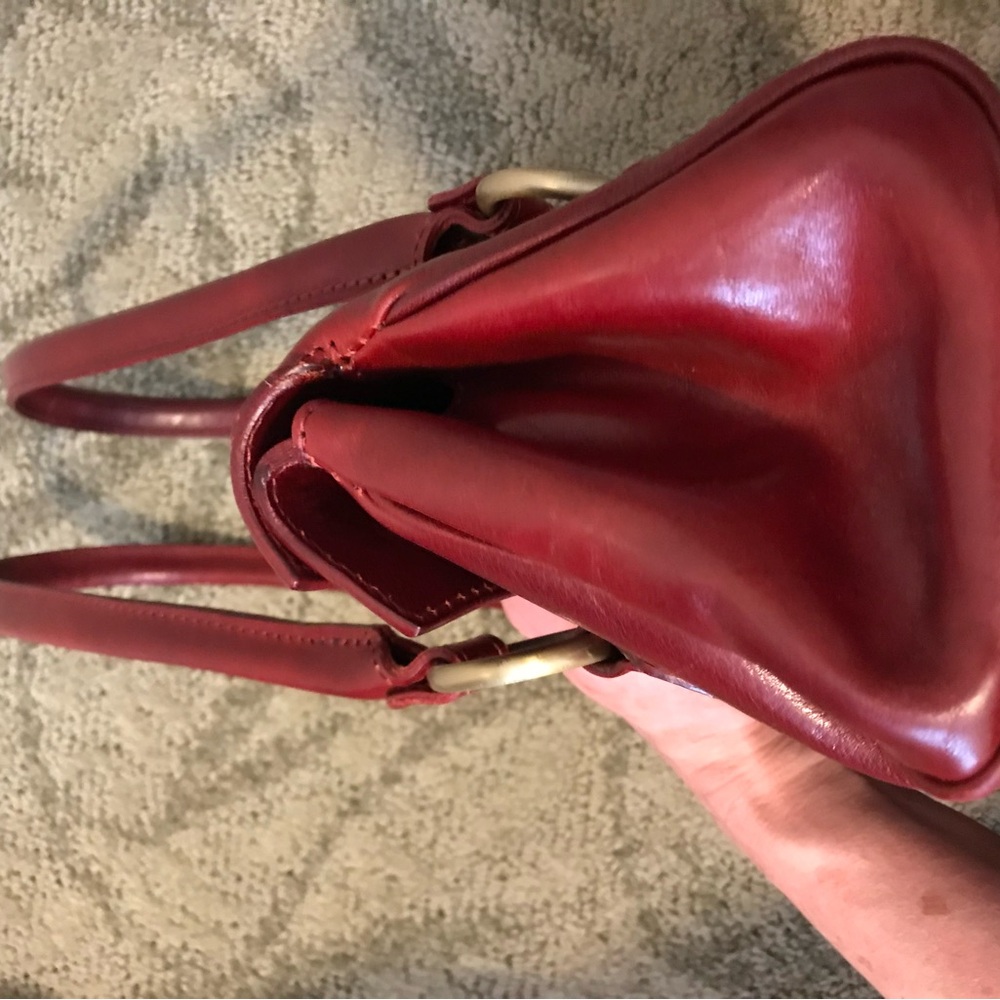Red leather purse. - Picture 3 of 7